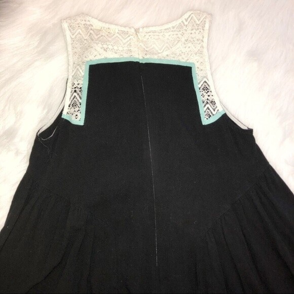 KORI America small boho flowy lace dress - Picture 10 of 10